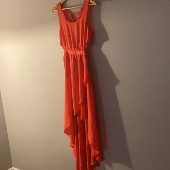 Woman’s Dress - Picture 4 of 15